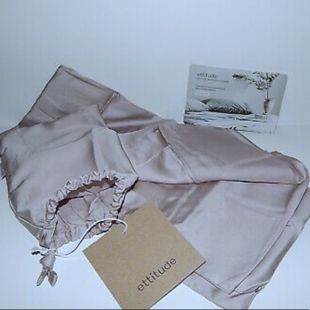 NWT ECO bamboo  Ettitude travel beauty pillowcase